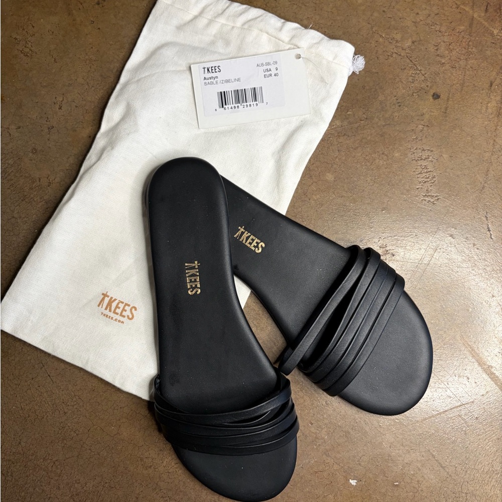 NWT TKEES Black Slide Sandals (size 9) - Picture 2 of 4